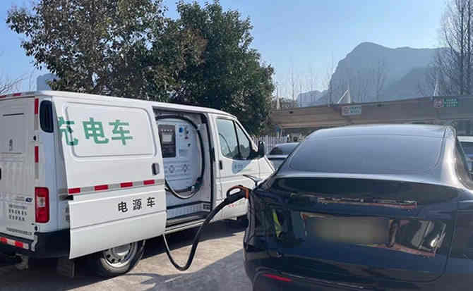 双城区汽车搭电
